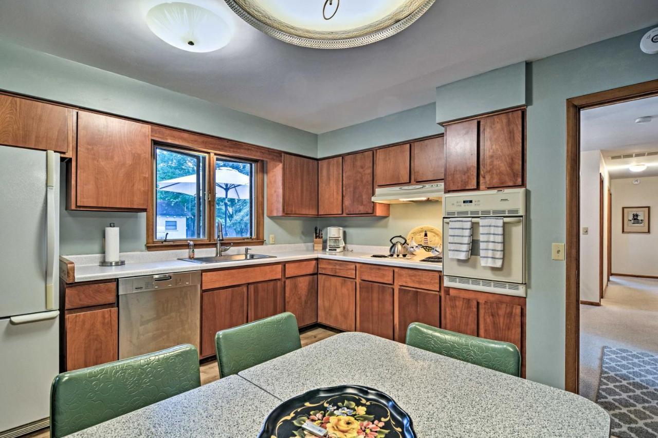 Lake Huron House With Grill And Beach Access! East Tawas 外观 照片