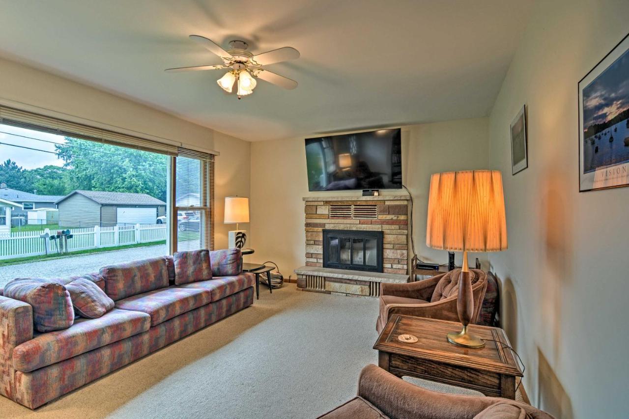 Lake Huron House With Grill And Beach Access! East Tawas 外观 照片