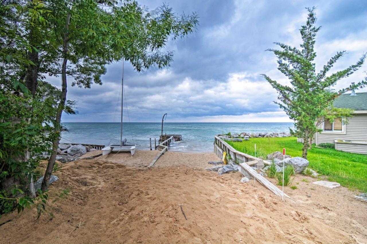 Lake Huron House With Grill And Beach Access! East Tawas 外观 照片