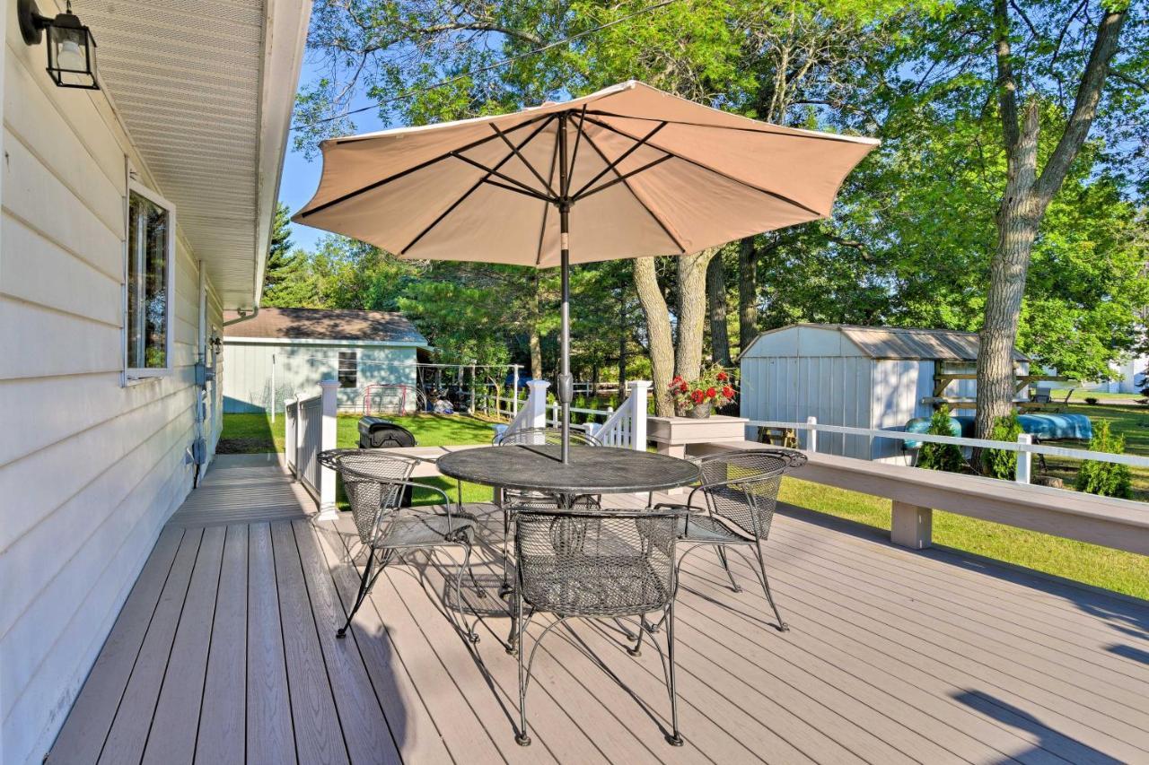 Lake Huron House With Grill And Beach Access! East Tawas 外观 照片