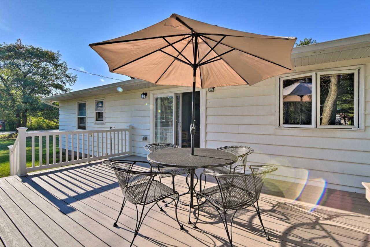 Lake Huron House With Grill And Beach Access! East Tawas 外观 照片